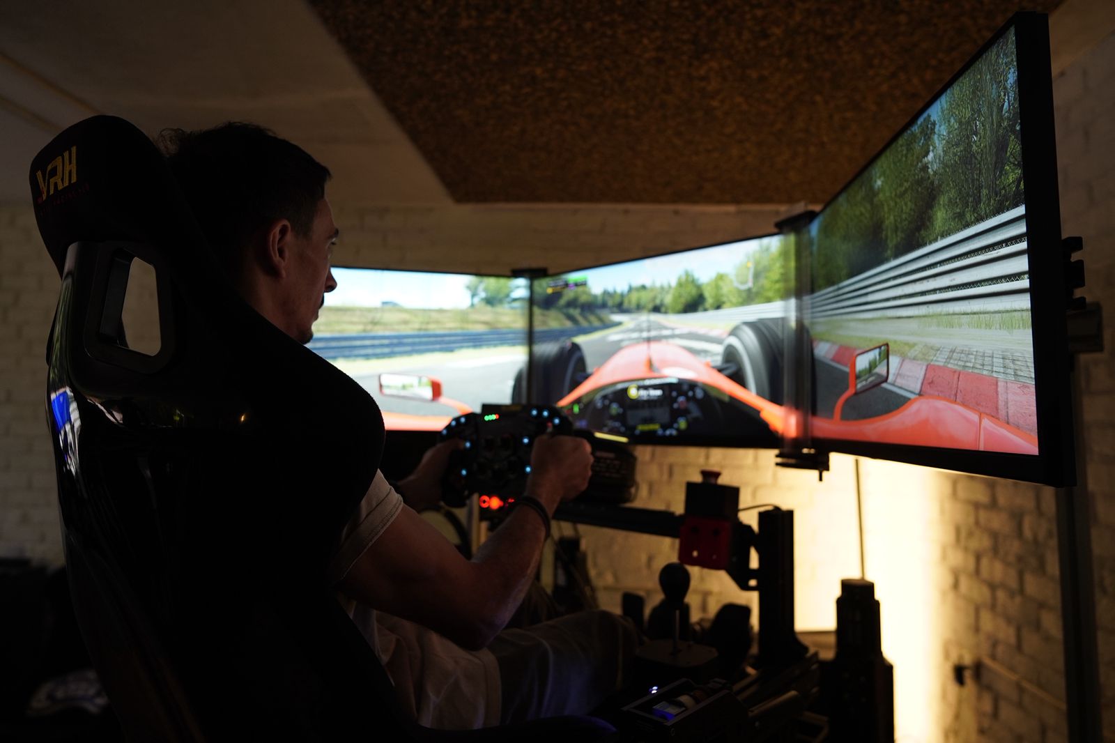 SIMULATOR LOUNGE BOOKING-6 DOF Motion Sim