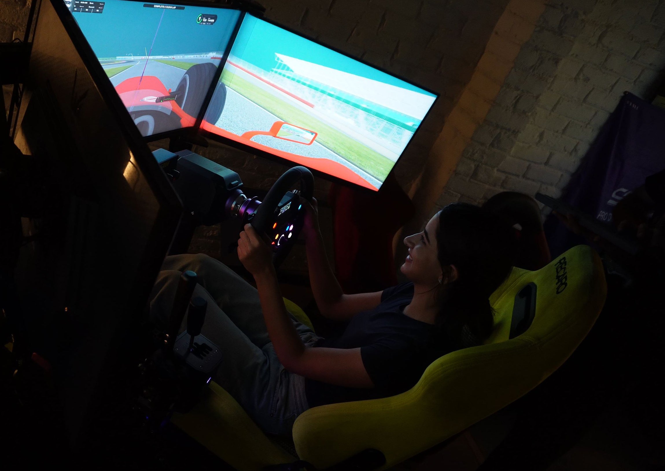 SIMULATOR LOUNGE BOOKING-Static F1 Simulator – Virtualracinghub.com
