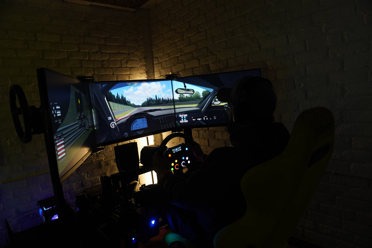 SIMULATOR LOUNGE BOOKING-6 DOF Motion Sim