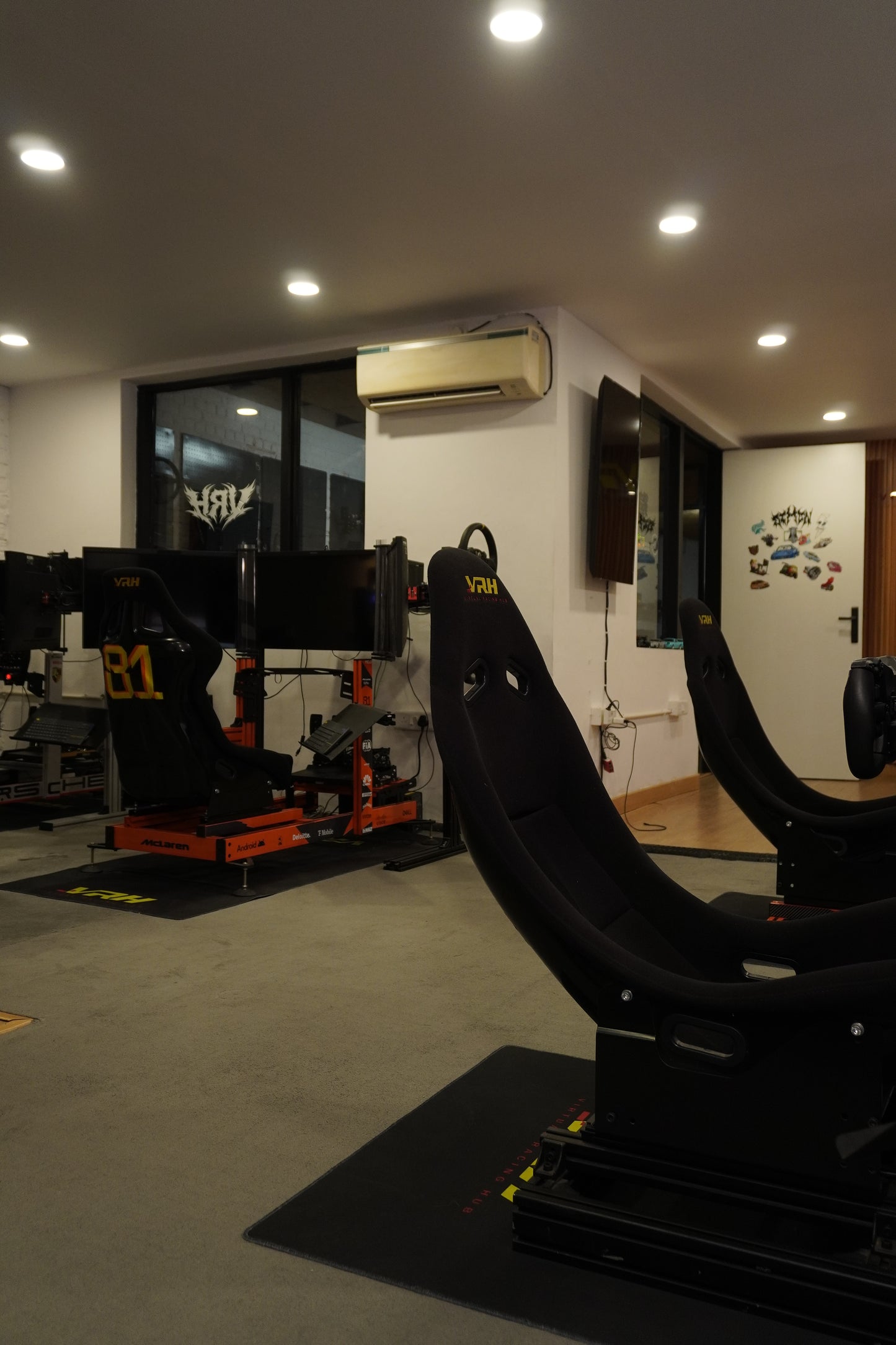 SIMULATOR LOUNGE BOOKING-Static F1 Simulator