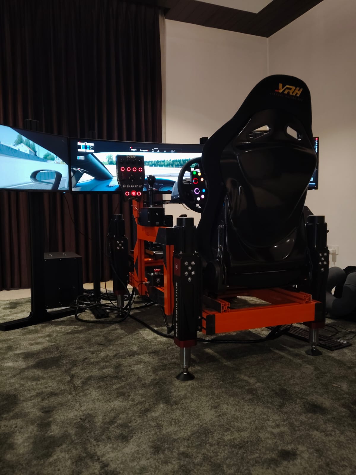 VRH-2.0 Aluminium Extrusion Cockpit with Custom Livery and Color Options – product image 7